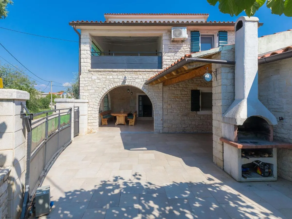Holiday Home Villa Lancin - Rca453 By Interhome Divšići